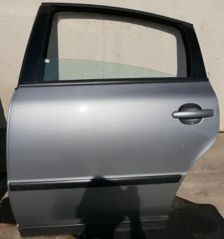 VW Passat 3B 3BG Limousine Tür hinten links mit Scheibe grau LD7W - Bild 1