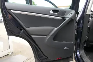 VW Tiguan 5N Türverkleidung Verkleidung Tür vorne+hinten Dynaudio schwarz - Bild 3