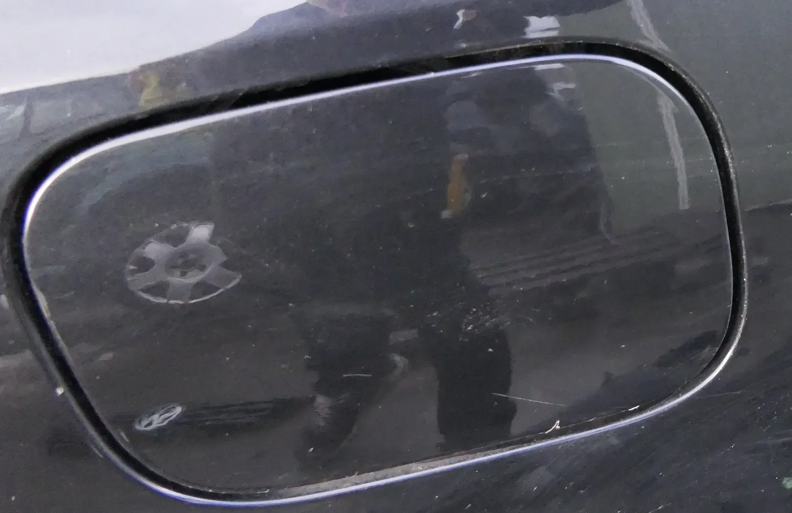 Audi A4 8E B6 Tankdeckel Tankklappe Tank Deckel Klappe schwarz LZ9W - Bild 1