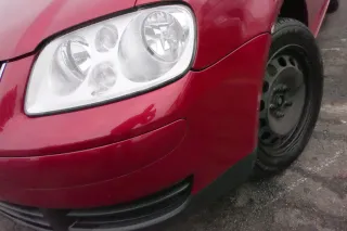 VW Touran 1T Stoßstange vorne Frontstoßstange Stoßfänger wein-rot braun LA3W - Bild 3