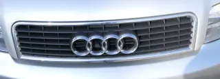 Audi A4 B6 8E original Kühlergrill Grill 8E0853651F Emblem Logo - Bild 1