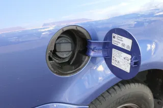 VW Passat 3B5 Kombi Tankdeckel Klappe Tankklappe Deckel Tank blau LR5V fjordblau - Bild 2