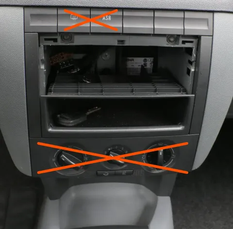 Skoda Fabia 6Y Mittelkonsole Verkleidung um Radio schwarz 6Y1858089A grau 63L