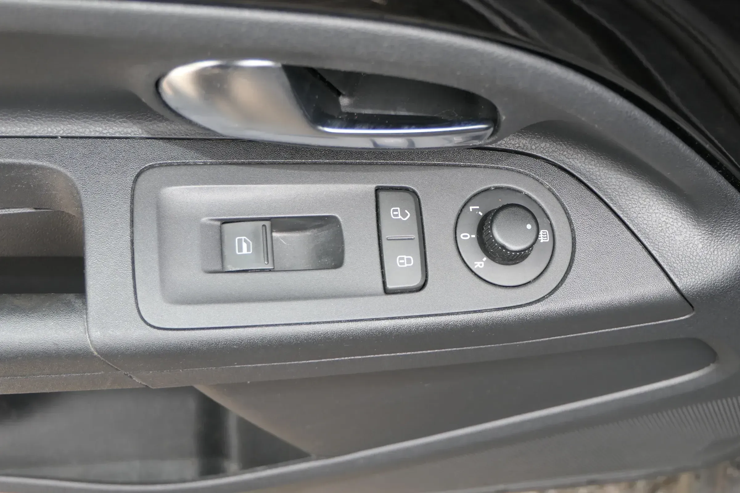 VW Up Mii ektrischer Fensterheber Schalter vorne links Spiegelschalter Spiegel - Bild 1