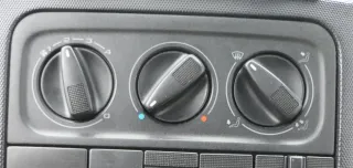 VW Golf 3 Heizung Heizungsbedienteil Bedienteil Lüftung Schalter 1H0819045E - Bild 1