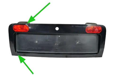 Audi A6 4B Kombi Avant Rücklicht Mitte Rückleuchtenband Blende 4B9945695M