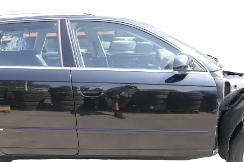 Audi A4 B7 8E Tür vorne rechts schwarz LY9B Kombi+Limo + Rahmen