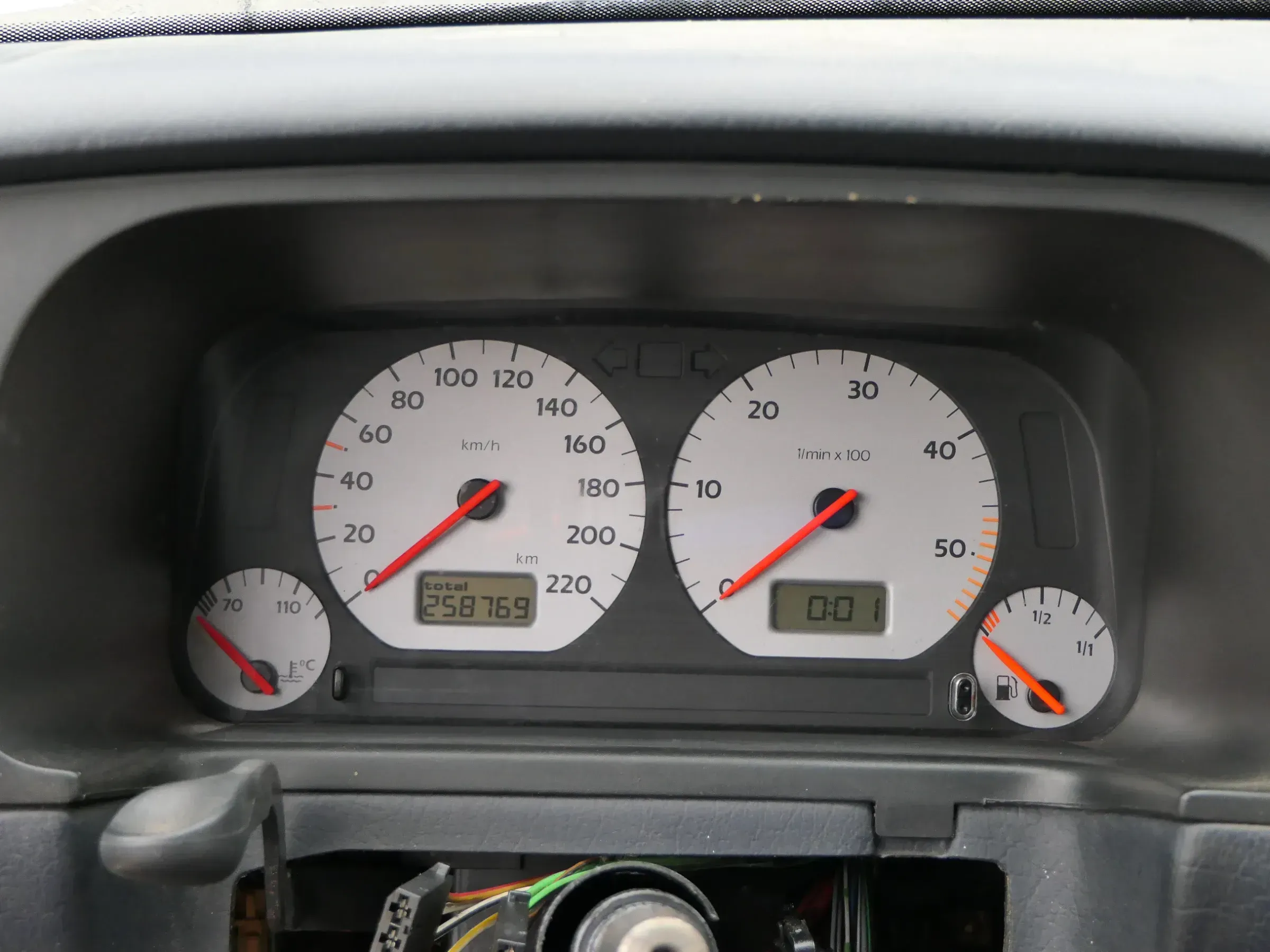 VW Golf 3 Tacho Tachometer Kombiinstrument 258.000km 1H0919864R TDI Diesel silbe - Bild 1