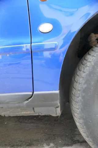 Audi A4 B5 (bis caMitte1999 Bild vergle) Kotflügel vorne rechts blau lila LY3K - Bild 10