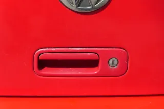 Polo 6N2 Heckklappe Klappe hinten Kofferraumklappe rot LP3G Scheibe ohneAnbautei - Bild 2