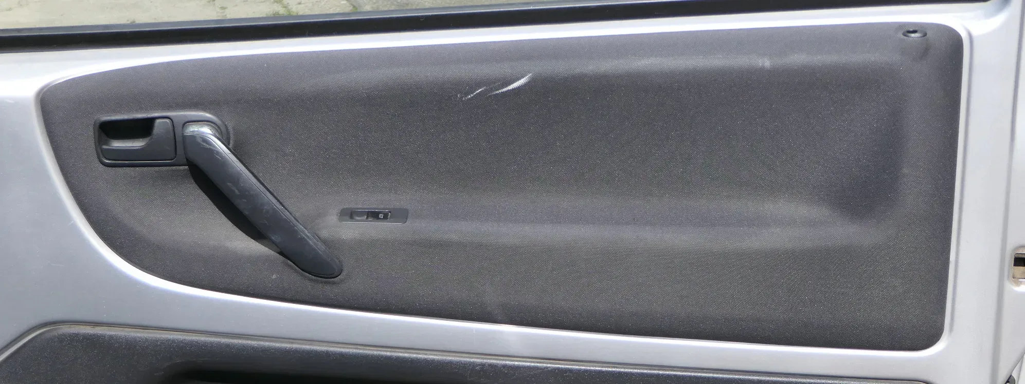 1x VW Lupo Arosa Türverkleidung Verkleidung Tür vorne rechts oben off-black schw - Bild 1
