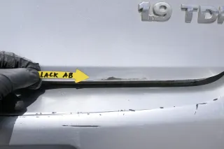 VW Golf 5 V Heckklappe hinten Kofferraumklappe mit Scheibe silber grau LA7W re - Bild 4