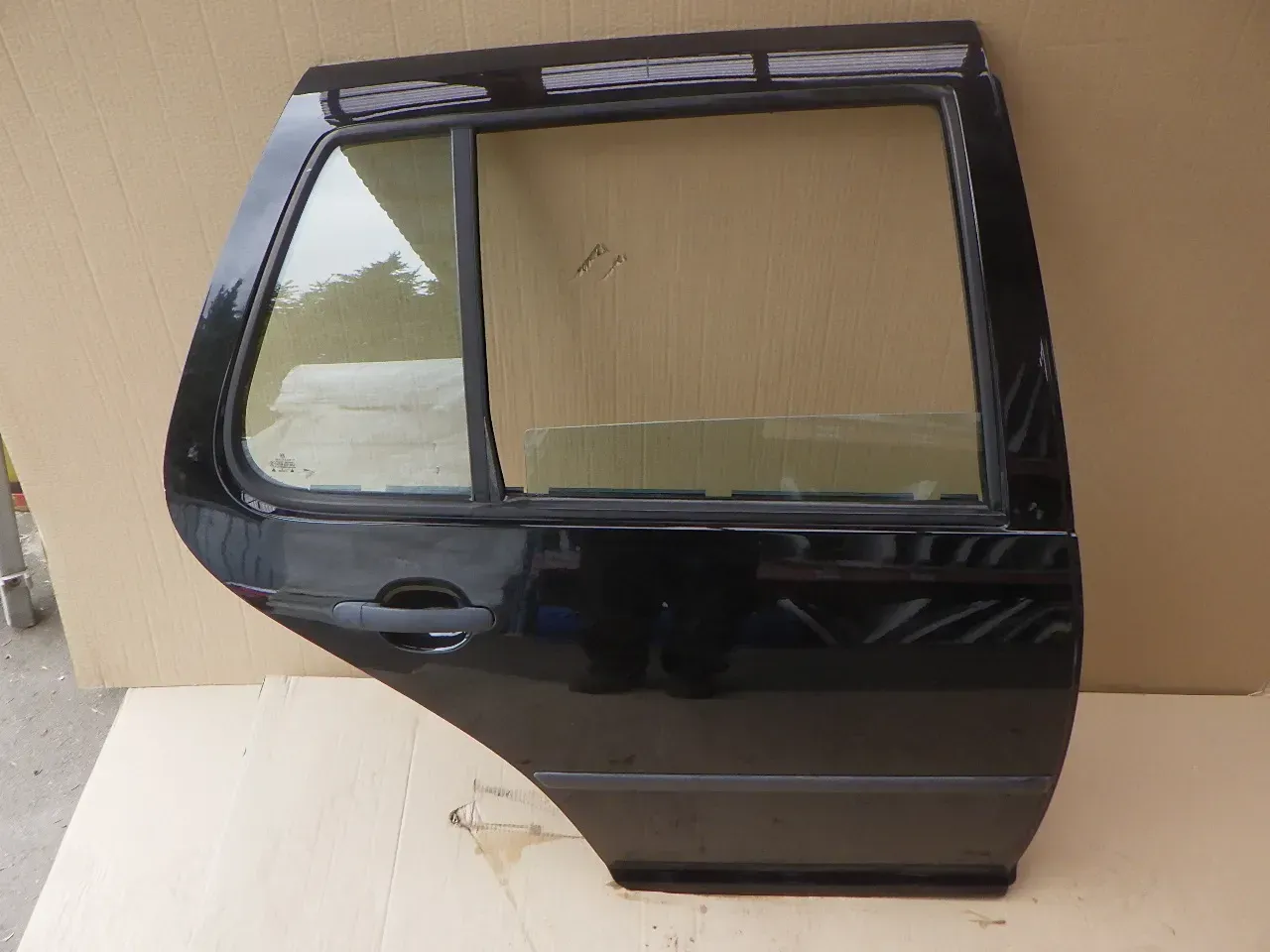 VW Golf 4 Limousine Tür hinten rechts schwarz L041 uni (KEINkombi) - Bild 1