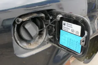 Audi A6 4B 4Z Tankdeckel Tankklappe Tank Deckel Klappe schwarz LY9B - Bild 2