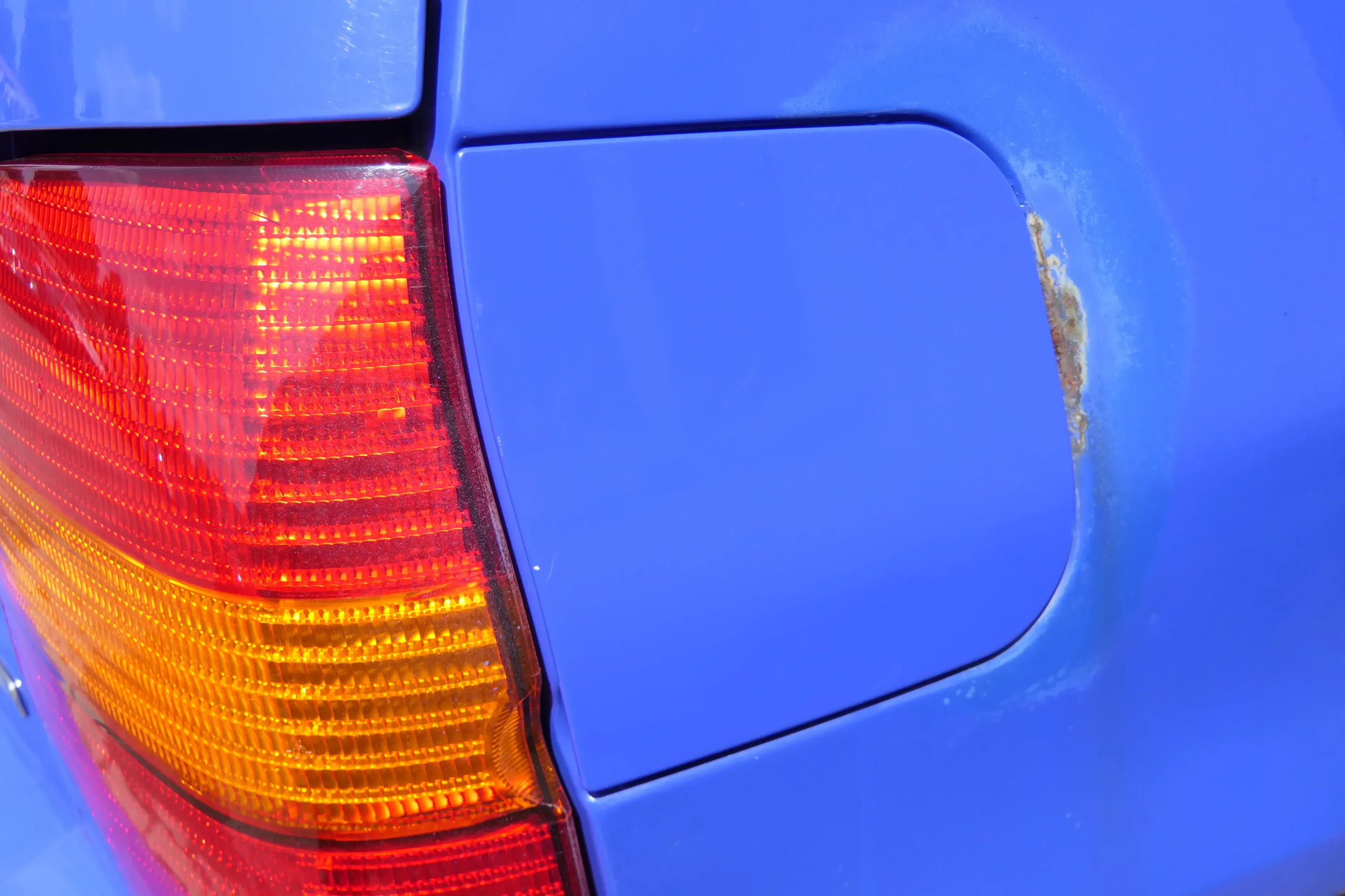 VW Lupo Seat Arosa Tankdeckel Deckel Tank Tankverschluß blau LS5J - Bild 1