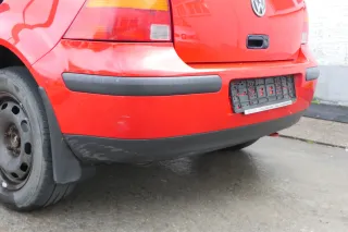 VW Golf 4 Limousine Stoßstange hinten Heckstoßstange Stoßfänger rot LP3G - Bild 5
