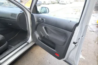 1x VW Golf 4 Bora Türverkleidung Verkleidung Tür vorne rechts 4/5-Türer schwarz - Bild 3