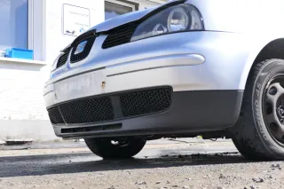 Seat Arosa 6H Stoßstange Frontstoßstange vorne grau silber LS7N Facelift + Grill - Bild 4