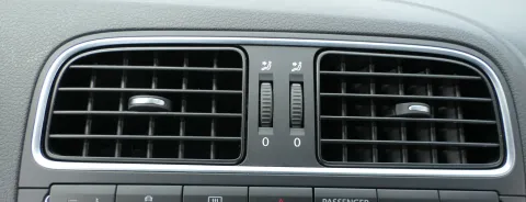 VW Polo 6R Lüftungsdüse Düse Lüftung vorne in der Mitte - schwarz Chrom Luft