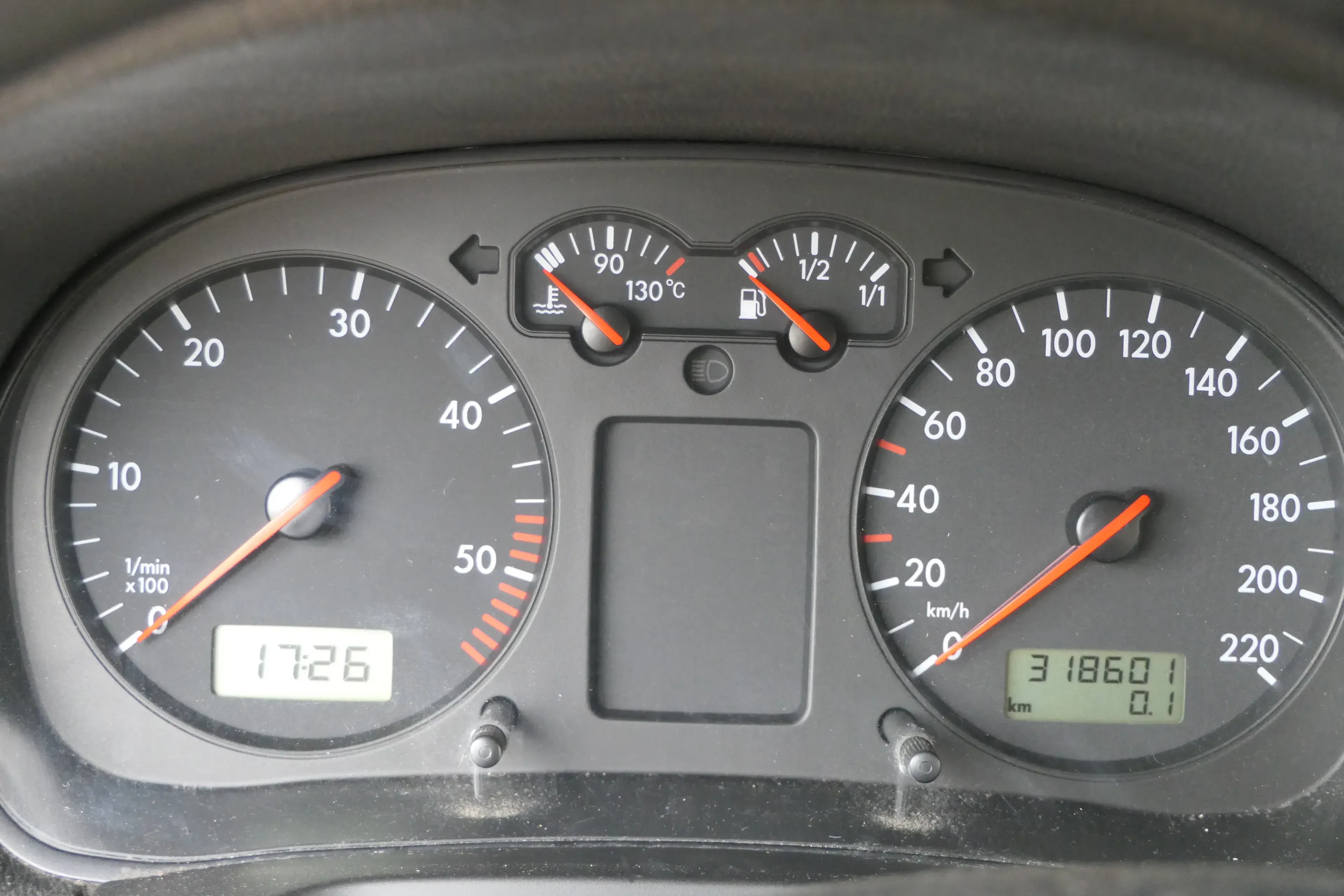 VW Golf 4 Tacho Tachometer Kombiinstrument 318.000km 1J0920801E TDI Diesel - Bild 1