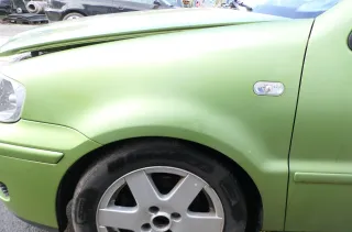 VW Polo 6N2 Kotflügel vorne links grün LA6M (bis auf den Schweller) - Bild 1