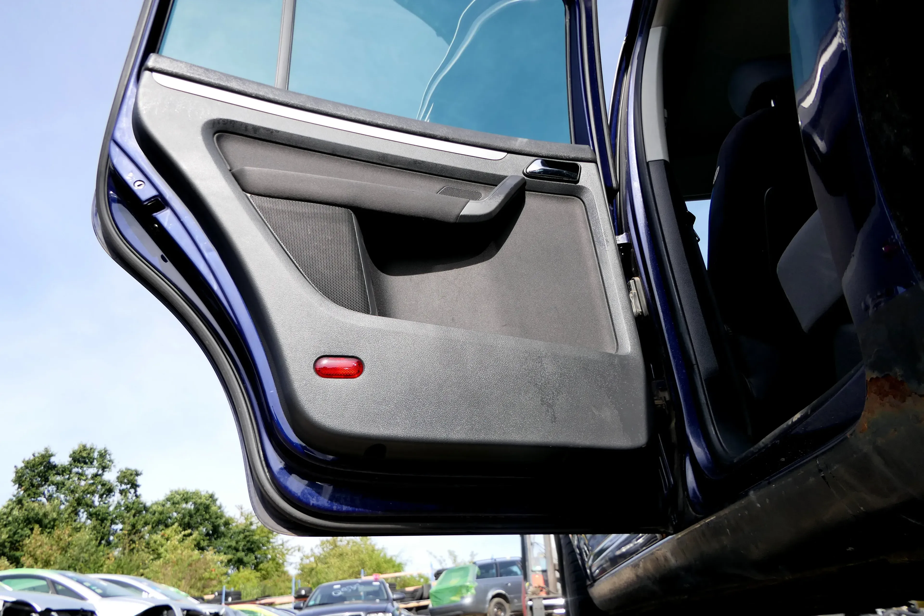 VW Touran 1x Türverkleidung Verkleidung Tür hinten links anthrazit - Bild 1