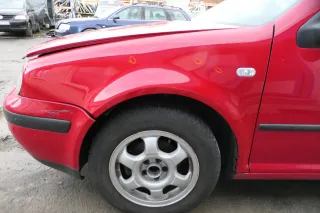 VW Golf 4 1J Kotflügel vorne links rot LY3D - kleine Hageldellen - Bild 1