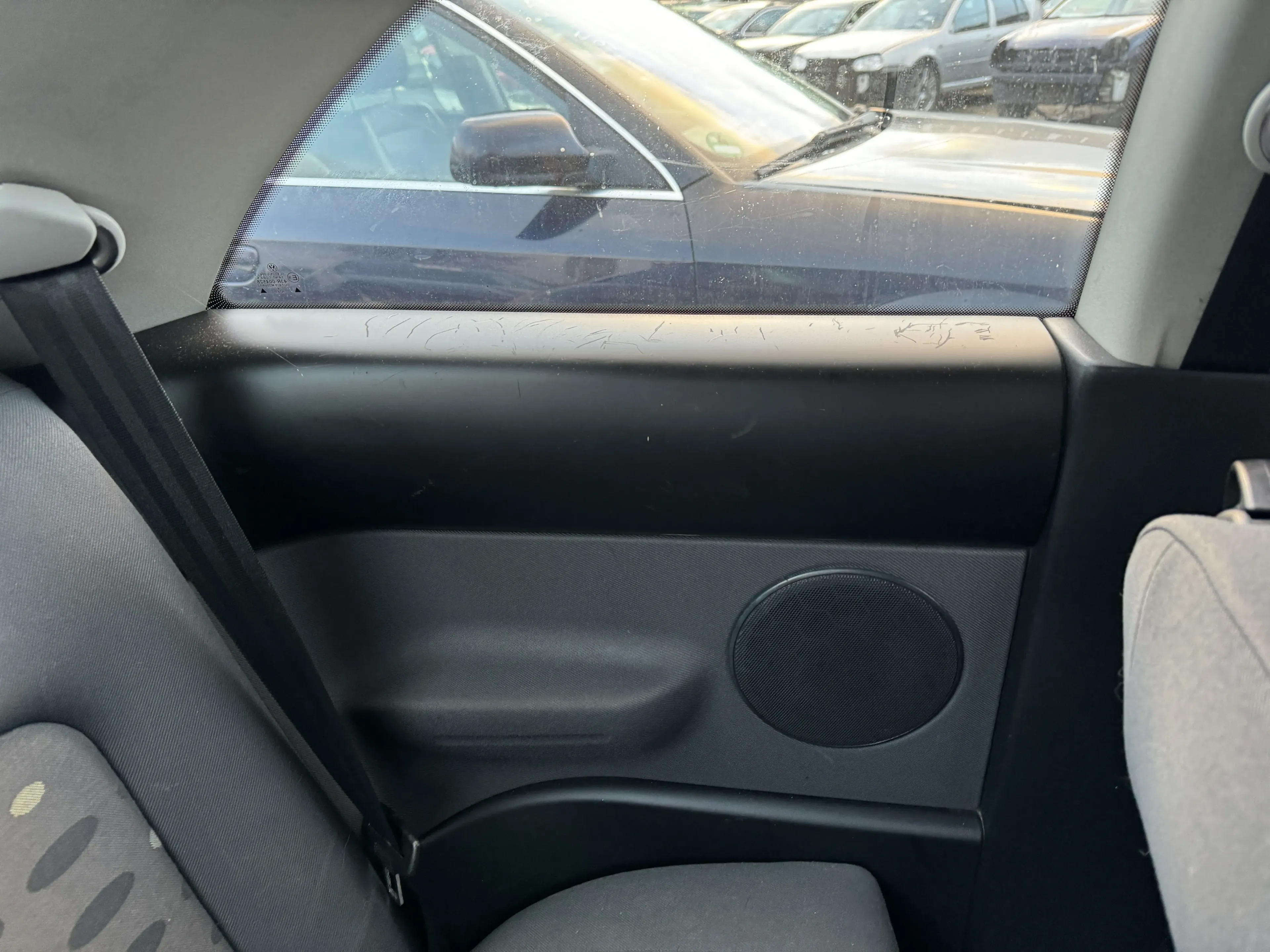 1x New Beetle 9C Seite Seitenverkleidung Verkleidung hinten links schwarz - Bild 1