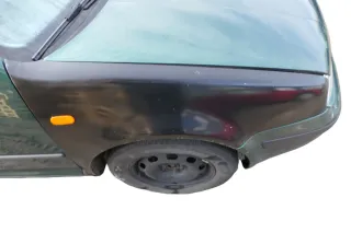 VW Golf 4 1J Kotflügel vorne rechts schwarz Rost - Bild 5