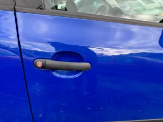 Fabia 5J Kombi + Limo Tür vorne rechts Beifahrertür blau LF5K - ohne Anbauteile - Bild 9