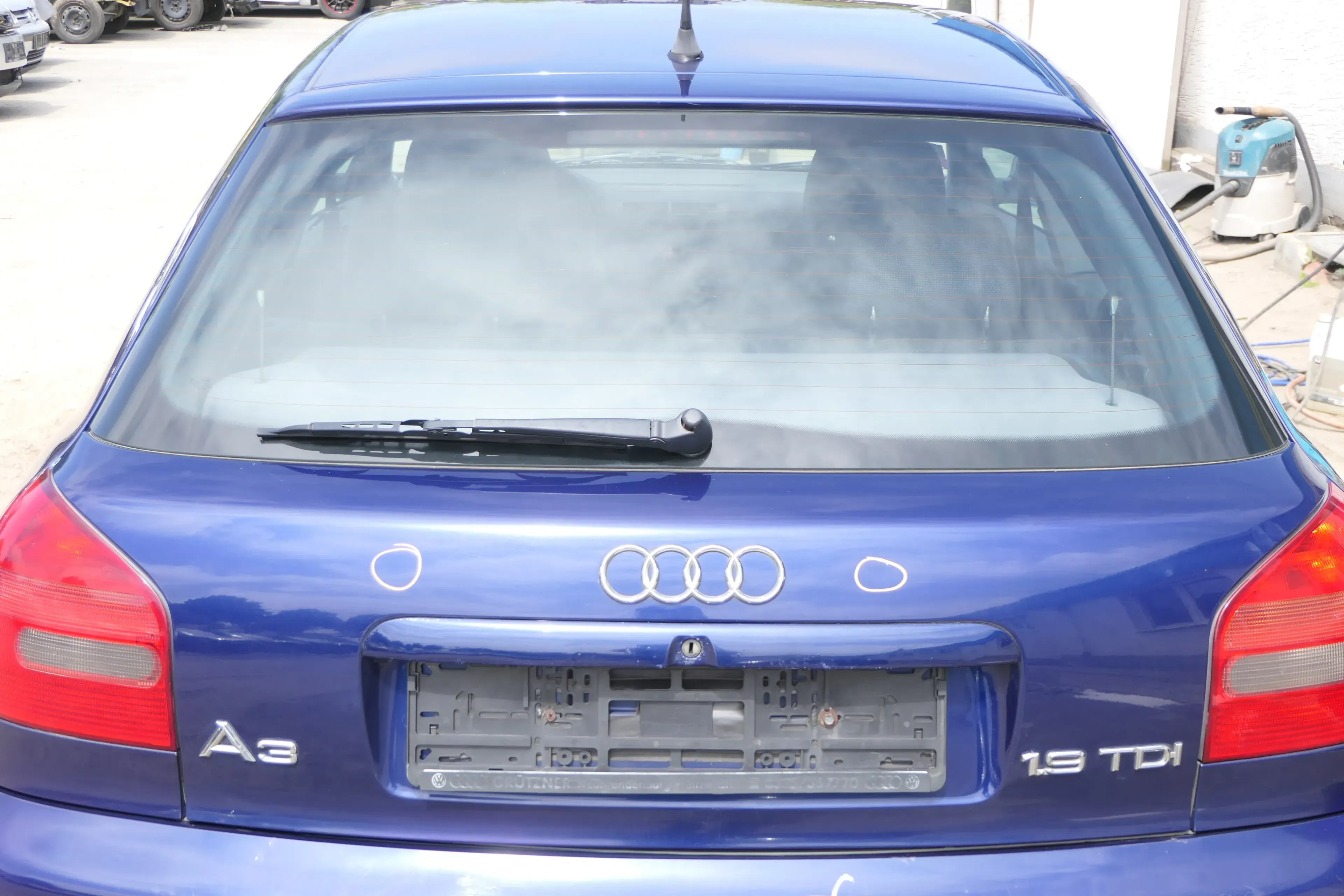 A3 8L bis cBj. ca1999 Heckklappe Kofferraumklappe Klappe hinten blau LZ5K Scheib - Bild 1