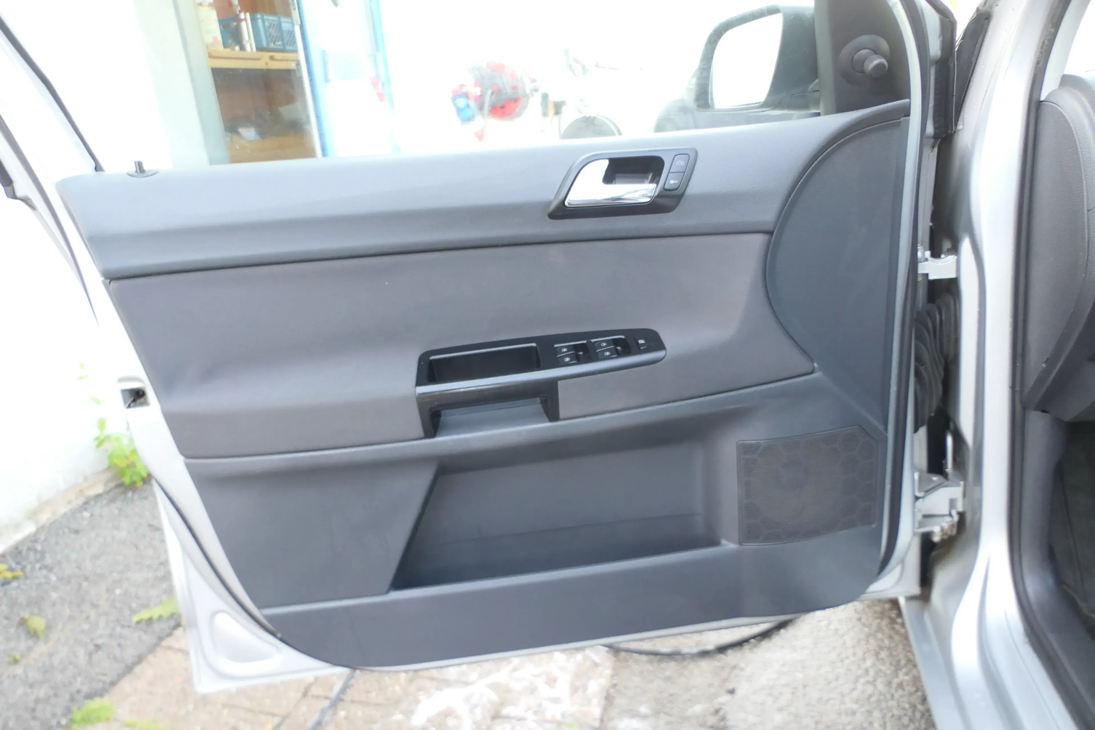 1x VW Polo 9N 9N3 Türverkleidung Verkleidung Tür vorne links  4/5-Türer dunkel - Bild 1
