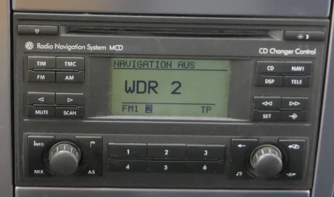 VW Passat 3B 3BG Golf 4 Navi Navigationssystem CD 1J0035191A BNO 881 m Code MCD - Bild 1