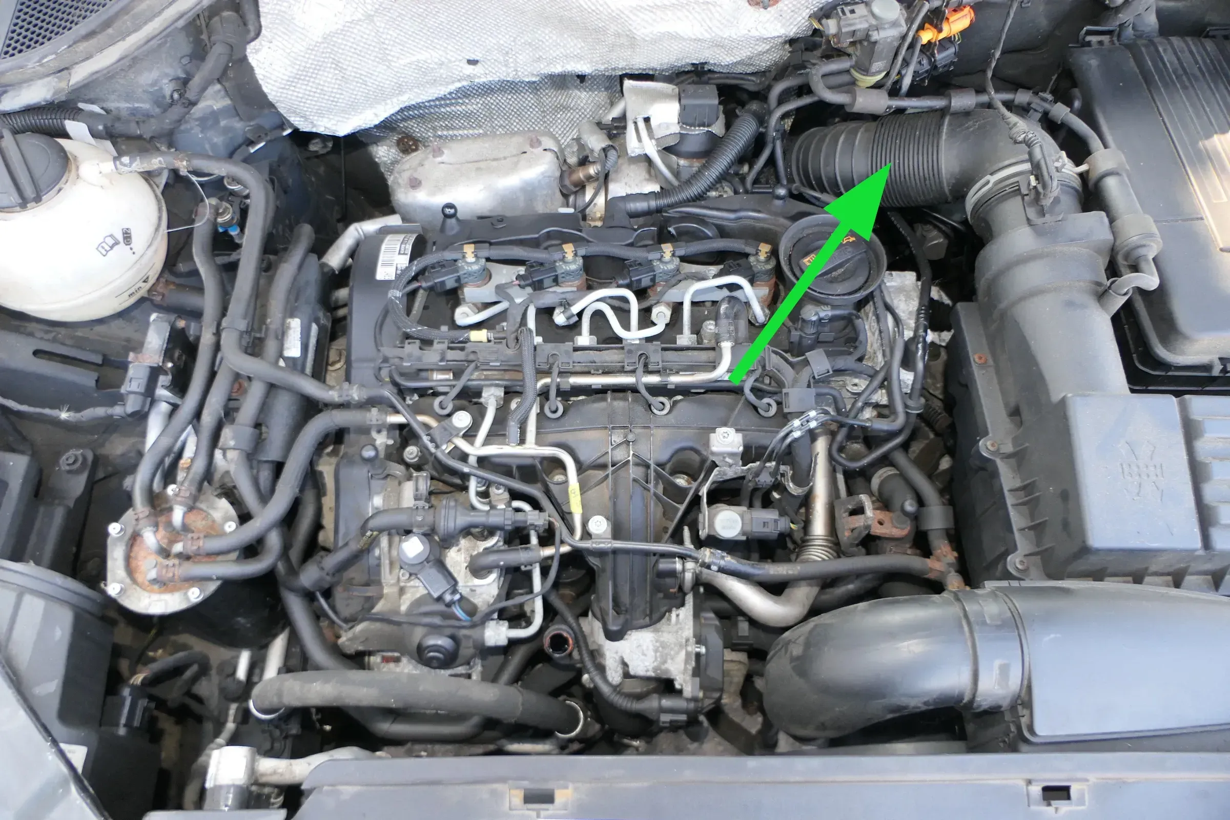 VW Tiguan 5N Ansaugschlauch Schlauch Ansaugrohr 5N0129654 TDI - Bild 1