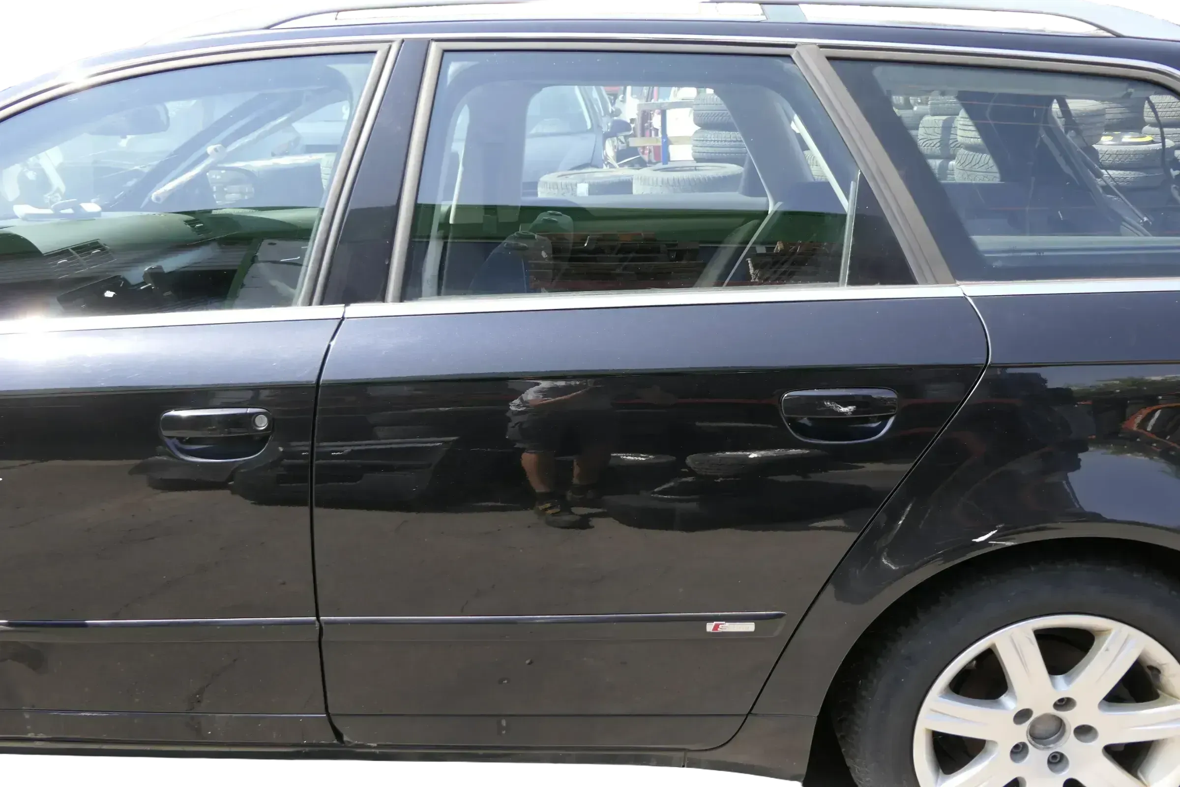 Audi A4 B7 8E Tür hinten links schwarz LY9B Kombi mit Scheibe + Rahmen - Bild 1