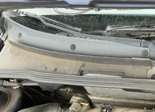 1 VW Golf 3 1H Abdeckung Windlauf Verkleidung Wischer Wasserkasten Wasserabweise - Bild 3