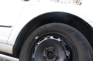 VW Fox 5Z Kotflügel vorne rechts weiß LB9A - Bild 2
