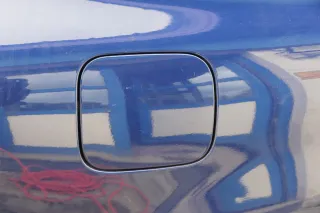 Audi A3 8L Tankdeckel Klappe Tankklappe Tank blau LZ5K Deckel - Bild 1