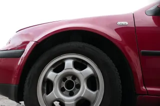 VW Golf 4 1J Kotflügel vorne links rot LY3D - kleine Hageldellen - Bild 6