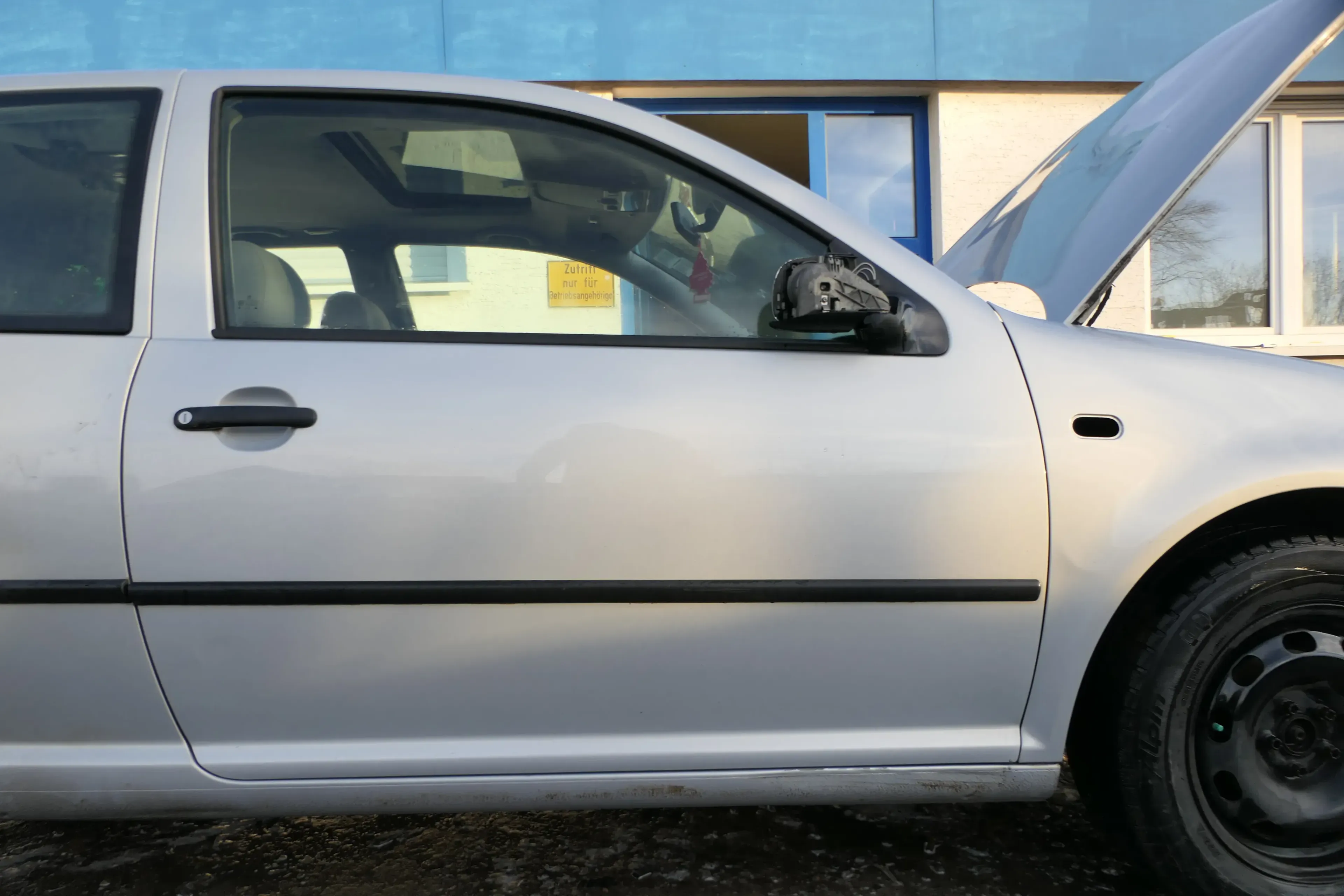 VW Golf 4 Tür vorne rechts Beifahrertür 2/3-Türer silber grau LB7Z ohnAnbauteile - Bild 1