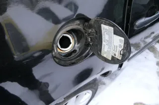 VW Sharan 7M Alhambra Tankdeckel Deckel Tank Tankverschluß schwarz L041 Facelift - Bild 2
