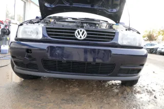 VW Polo 6N Kühlergrill Grillleiste blau LC5H vorne Leiste Grill VW Zeichen - Bild 2