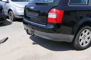 Audi A4 8E B6 Kombi Avant Stoßstange hinten mit Spoiler schwarz LY9B - Bild 15