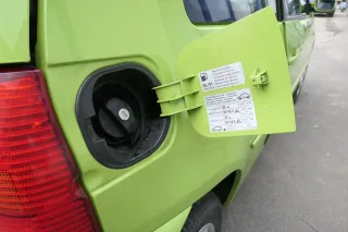 VW Lupo Seat Arosa Tankdeckel Deckel Tank Tankverschluß grün LR6A - Bild 2