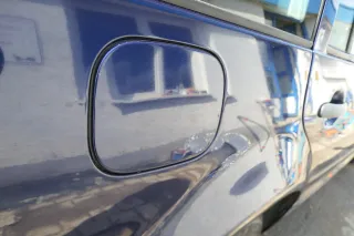 VW Golf 4 Variant Kombi Tankdeckel Deckel Tank Tankverschluß blau LB5N - Bild 3