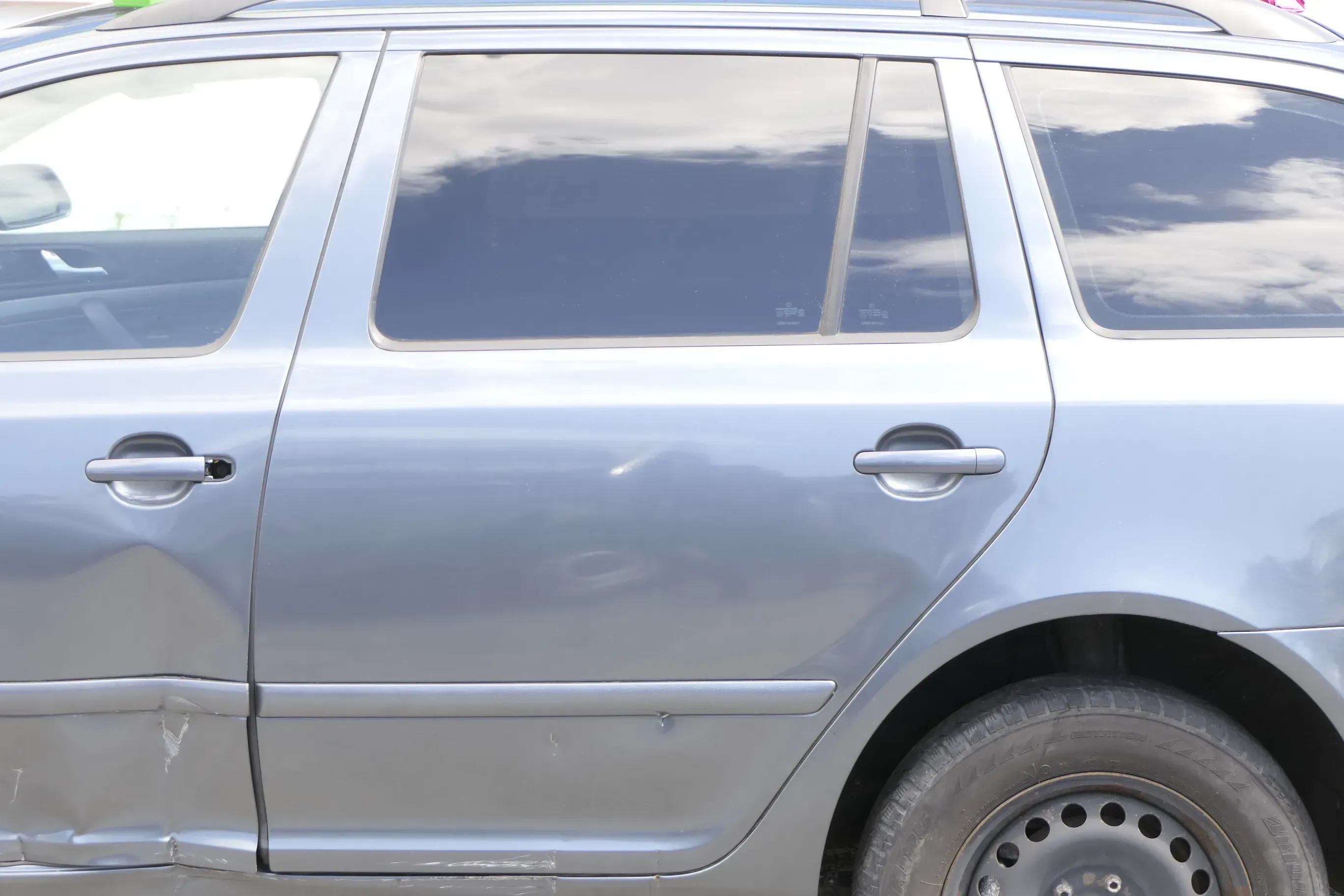 Skoda Octavia 1Z Kombi Tür hinten links grau LF7V (ohneAnbauteile) - Bild 1