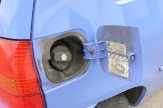VW Lupo Seat Arosa Tankdeckel Deckel Tank Tankverschluß blau LR5A - Bild 2