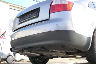 Audi A4 8E B6 Limousine Stoßstange hinten mit Spoiler grau LY7Q PDC - Bild 4