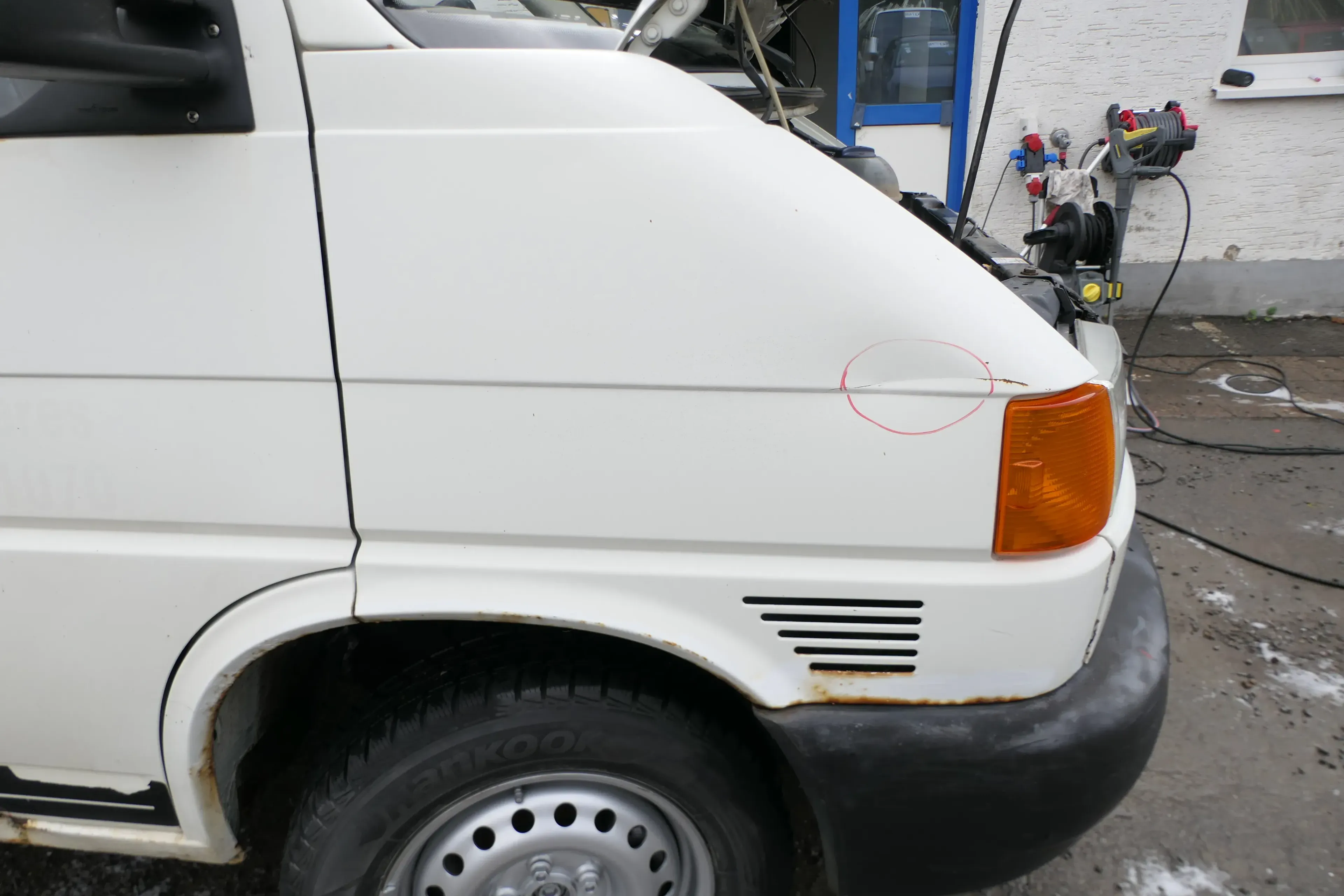 VW T4 kurze Version Kotflügel vorne rechts weiß R902 7D0821104B - Bild 1
