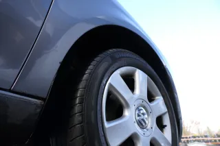VW Touran 1T Kotflügel vorne rechts grau LD7X ca.2003-2006 platinumgrey 165553 - Bild 2